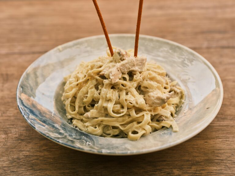 Quick Cajun Chicken Alfredo with Jar Sauce – A Flavorful Weeknight Meal”